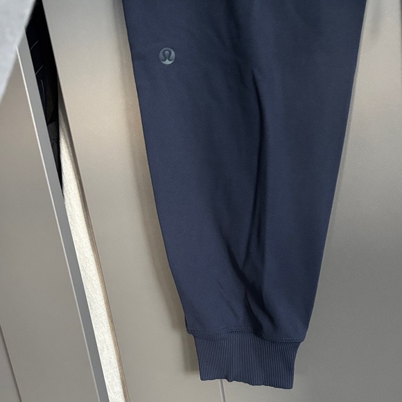 lululemon athletica joggers - Picture 4 of 4